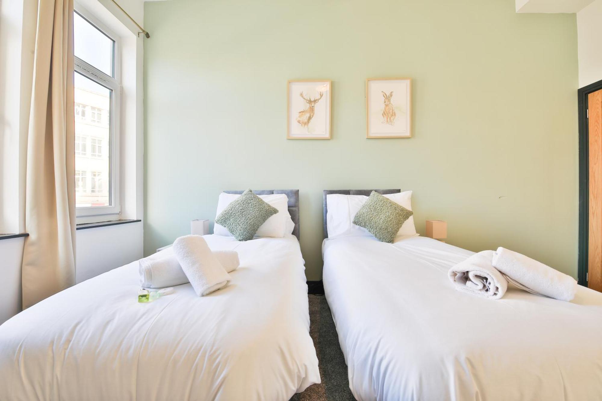 The Kingsway- 2 Bedroom Central Swansea Apartments By Stayright Exterior photo