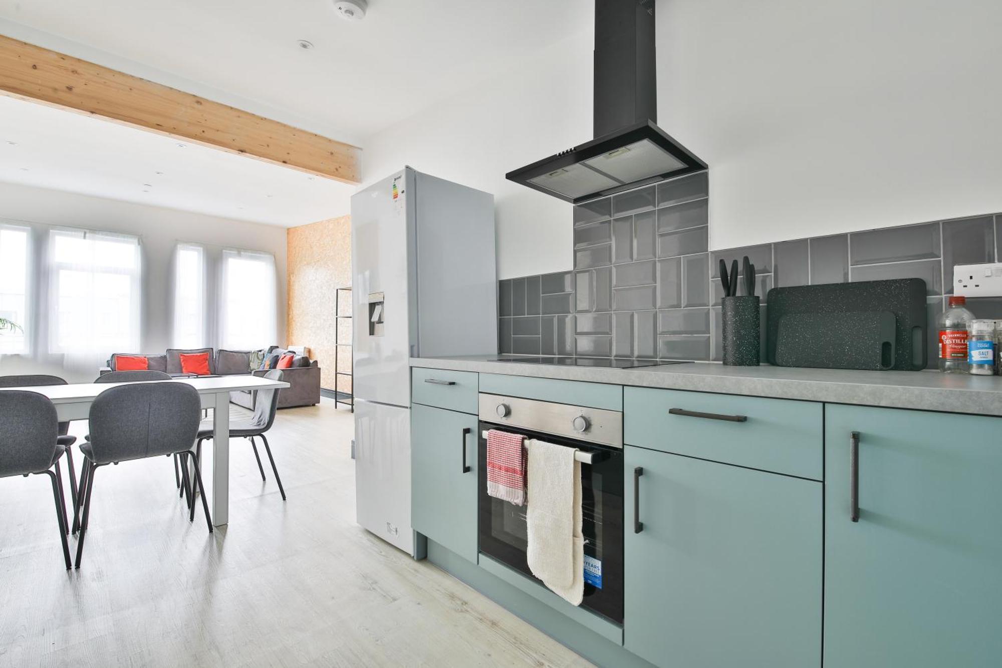 The Kingsway- 2 Bedroom Central Swansea Apartments By Stayright Exterior photo
