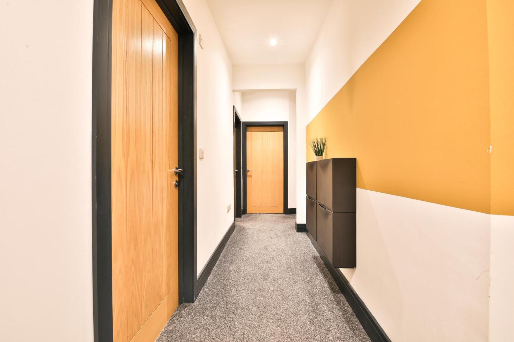 The Kingsway- 2 Bedroom Central Swansea Apartments By Stayright Exterior photo