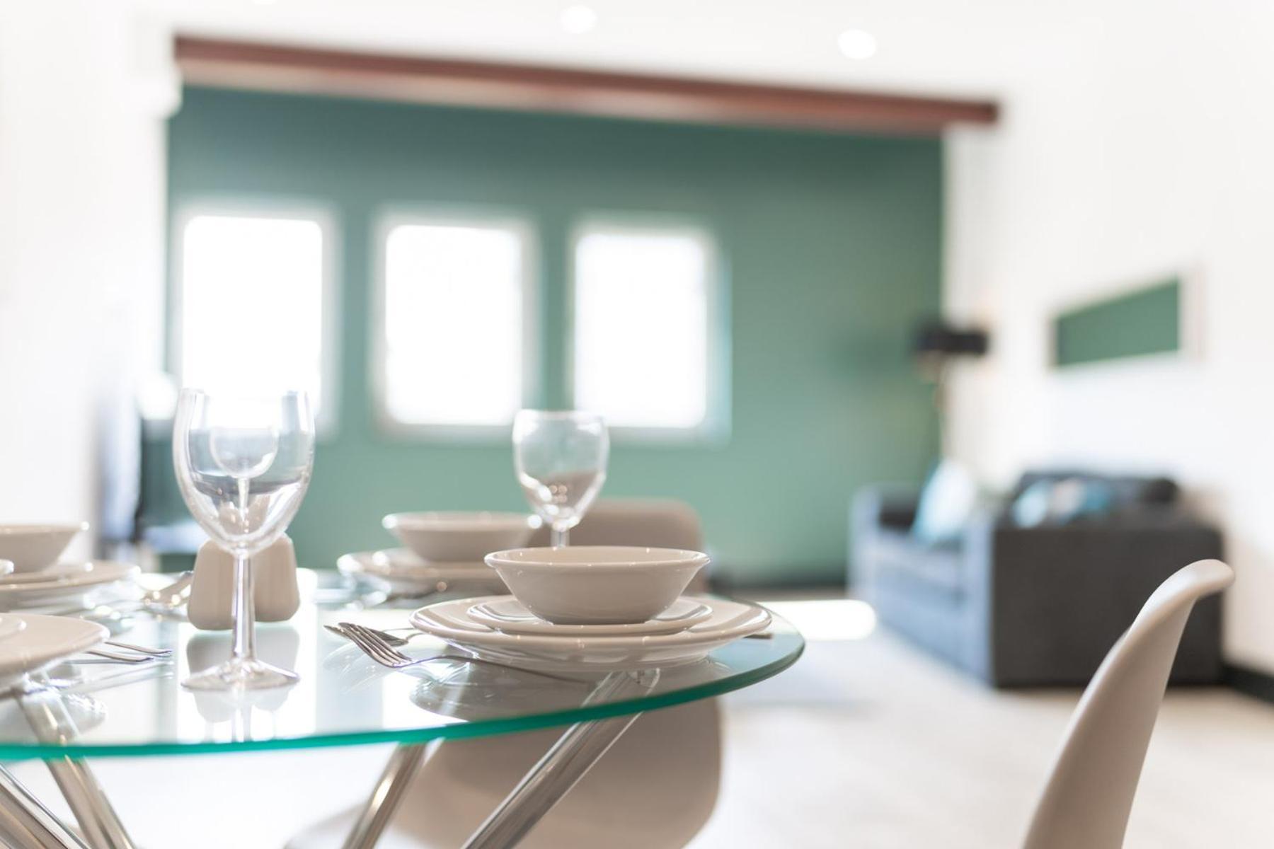 The Kingsway- 2 Bedroom Central Swansea Apartments By Stayright Exterior photo