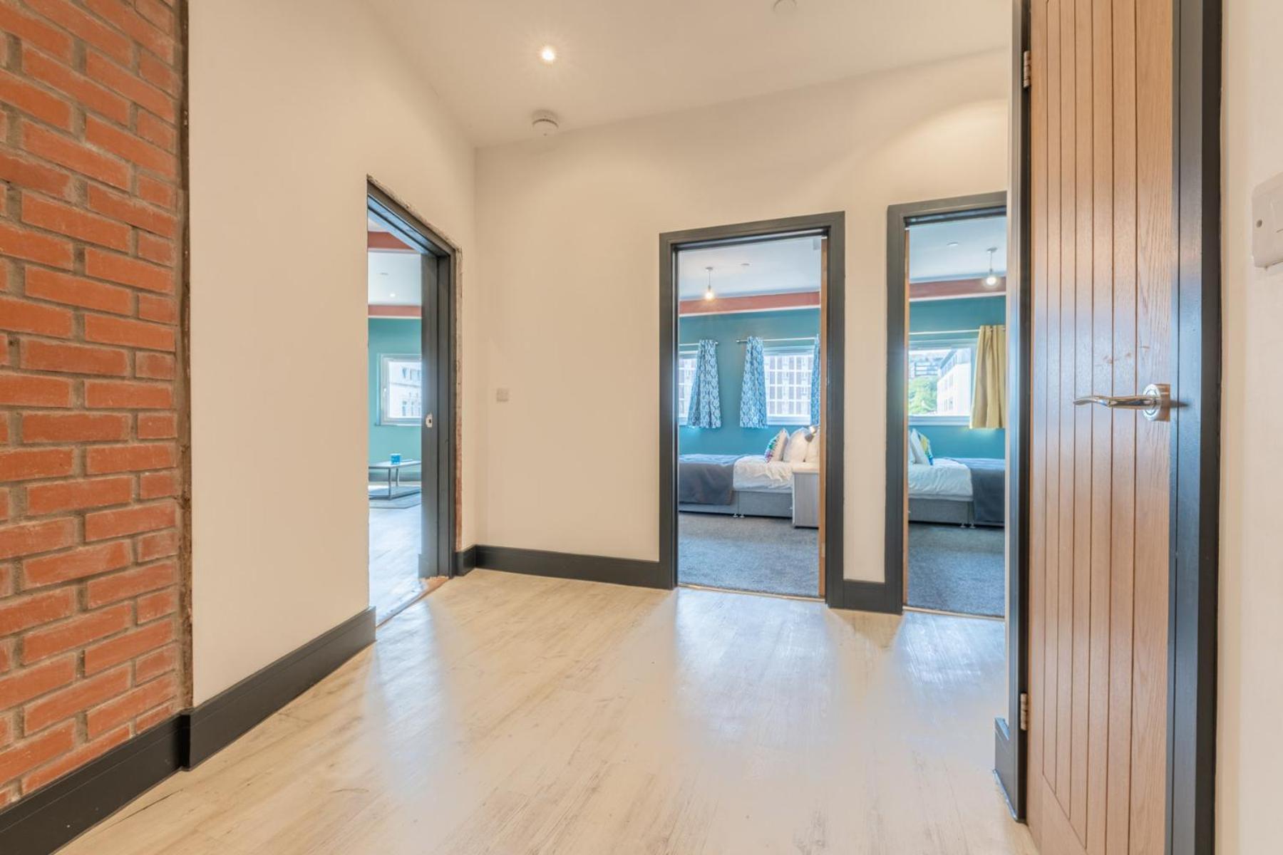 The Kingsway- 2 Bedroom Central Swansea Apartments By Stayright Exterior photo
