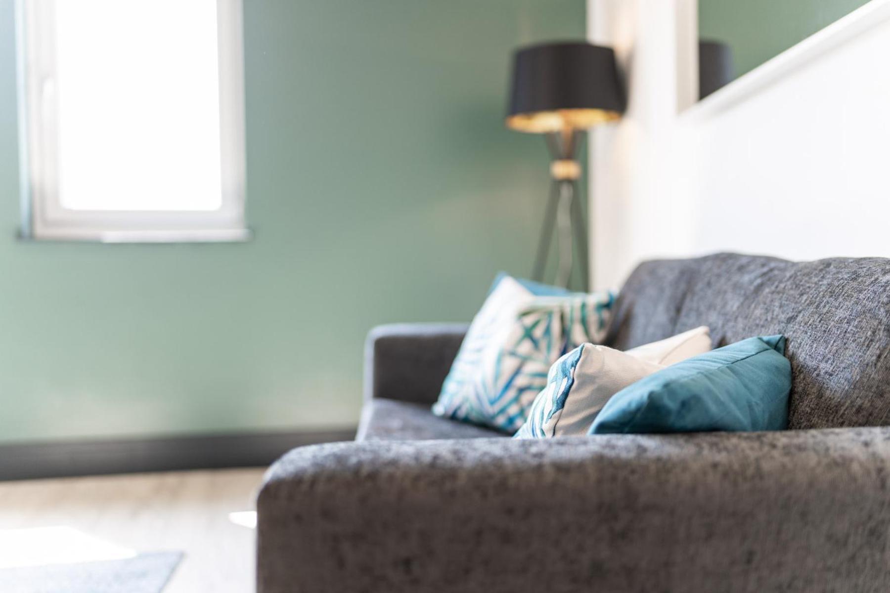 The Kingsway- 2 Bedroom Central Swansea Apartments By Stayright Exterior photo