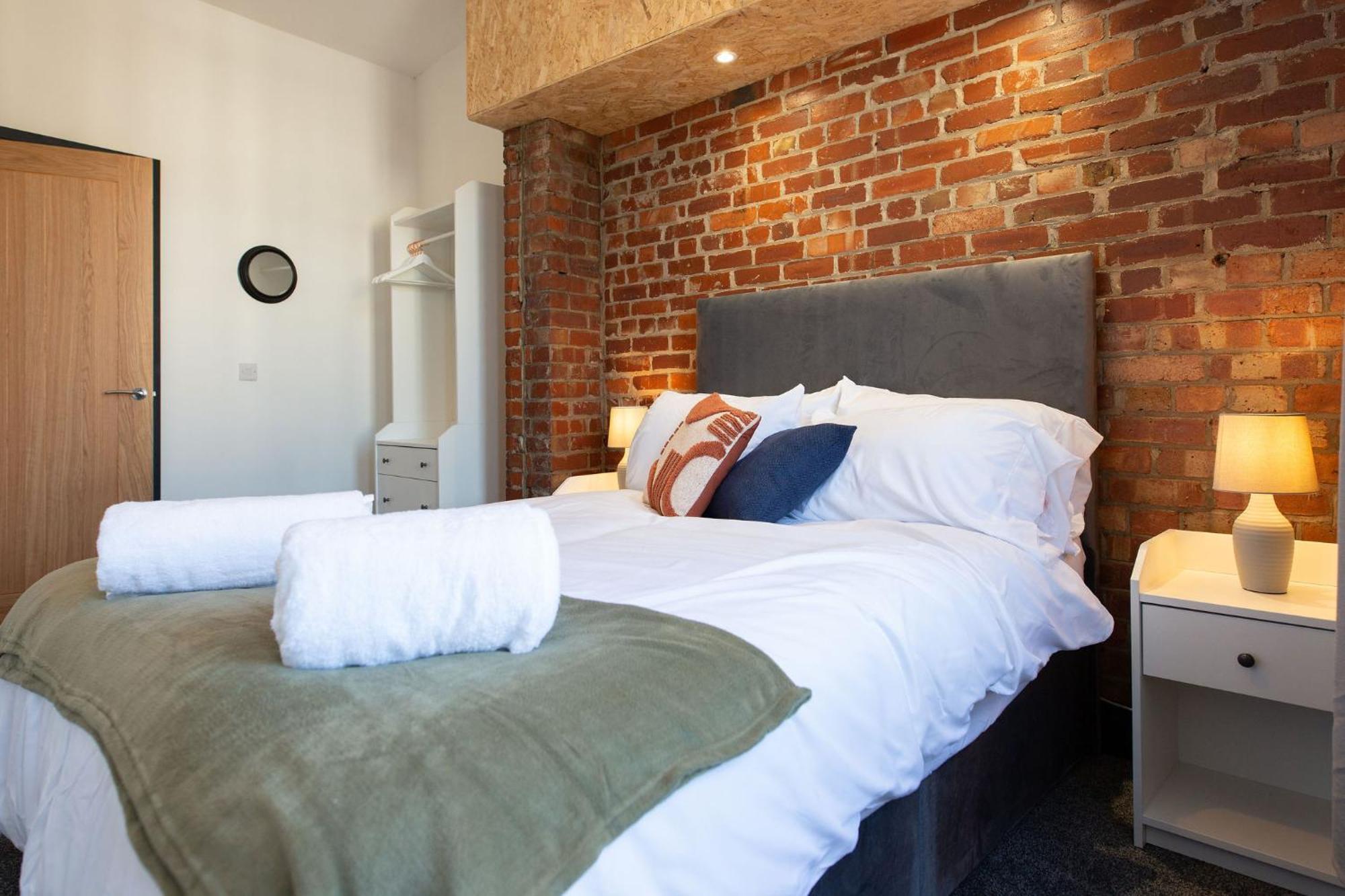 The Kingsway- 2 Bedroom Central Swansea Apartments By Stayright Exterior photo